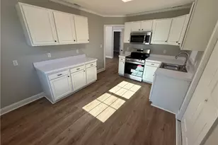 213 E 23rd St, Lumberton, NC 28358 - Photo 6