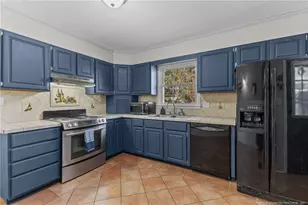 301 Summerhill Rd, Fayetteville, NC 28303 - Photo 16