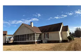 47 Hidden Cove Ln, Clinton, NC 28328 - Photo 2