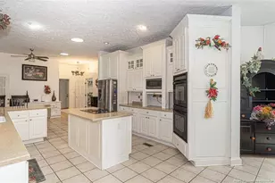 405 S Bond St, Rowland, NC 28383 - Photo 4