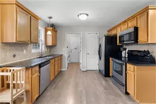 413 Holman St, Fayetteville, NC 28306 - Photo 10