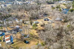 95 Windsor St, Goldston, NC 27252 - Photo 2