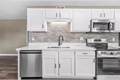 6218 Thornwood Drive, Hope Mills, NC 28348 - Photo 10