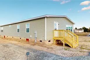 3277 McGirt Rd, Maxton, NC 28364 - Photo 2