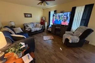 400 Tuskeegee Dr, Laurinburg, NC 28352 - Photo 2