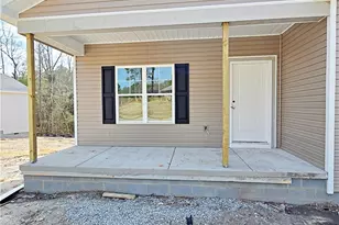 331 Appaloosa Dr, Spring Lake, NC 28390 - Photo 2