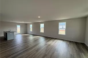 61 Baxley Dr, Dunn, NC 28334 - Photo 2