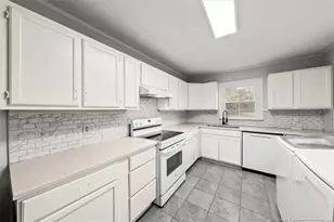 210 Brookwood Ave, Fayetteville, NC 28301 - Photo 4