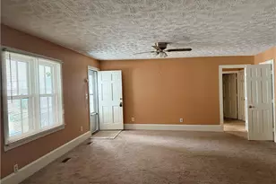 300 Highland Ave, Fayetteville, NC 28305 - Photo 4