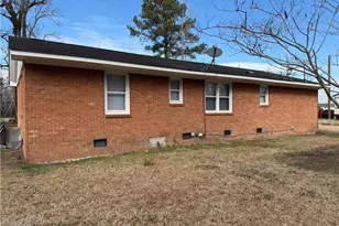 1047 Pleasant Hope Rd, Lumberton, NC 28358 - Photo 2