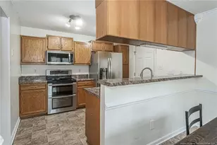 6528 Rhemish Dr, Fayetteville, NC 28304 - Photo 10