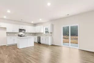 1025 Misty Creek Dr, Aberdeen, NC 28315 - Photo 10