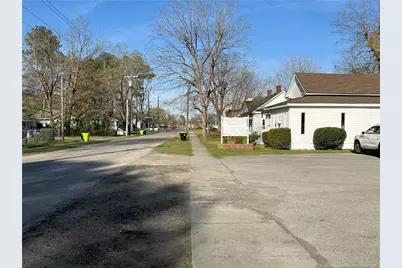 213 E Columbus Street, Whiteville, NC 28472 - Photo 2