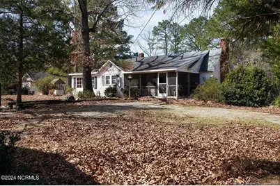 300 West Street, Vass, NC 28394 - Photo 8