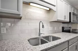 401 Meadowland Ct, Hope Mills, NC 28348 - Photo 6