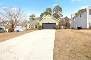 610 Duncan Rd, Spring Lake, NC 28390 - Photo 2