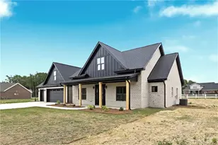 32 Creek Stone Ln, Autryville, NC 28318 - Photo 2
