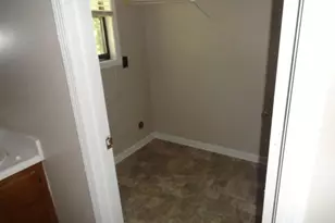 593 Countrytown Dr, Hope Mills, NC 28348 - Photo 10