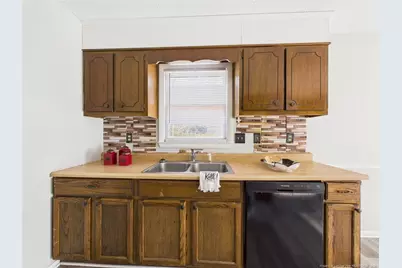 9380 Castle Falls Circle, Fayetteville, NC 28314 - Photo 10