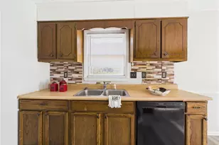 9380 Castle Falls Cir, Fayetteville, NC 28314 - Photo 10