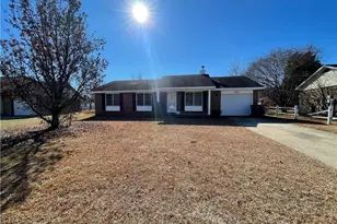 7895 Burwell Dr, Fayetteville, NC 28314 - Photo 2