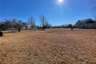 7895 Burwell Dr, Fayetteville, NC 28314 - Photo 10