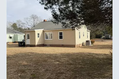 211 N Dickson Street, Raeford, NC 28376 - Photo 2