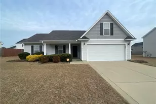 2144 St Nicholas Dr, Hope Mills, NC 28348 - Photo 2