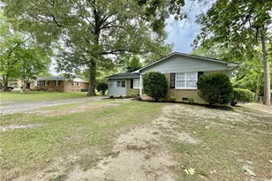 7566 Carrollburg Dr, Fayetteville, NC 28303 - Photo 2