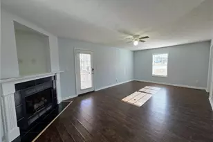 2604 Daniel Boone Ln, Hope Mills, NC 28348 - Photo 8