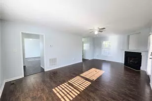 2604 Daniel Boone Ln, Hope Mills, NC 28348 - Photo 10