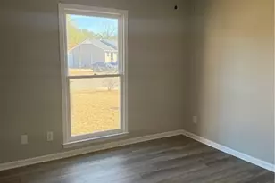 2558 Sourwood Dr, Fayetteville, NC 28301 - Photo 8