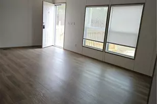 30 Old Hickory Ln, Elizabethtown, NC 28337 - Photo 2