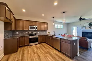 253 Crowville St, Raeford, NC 28376 - Photo 4
