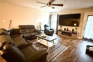 6004 Oak Spring St, Stedman, NC 28391 - Photo 4