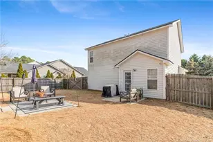 1920 Sir Michael Dr, Hope Mills, NC 28348 - Photo 2