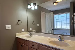 2401 Camp Lejeune Ct, Hope Mills, NC 28348 - Photo 14