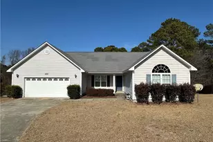 2401 Camp Lejeune Ct, Hope Mills, NC 28348 - Photo 2