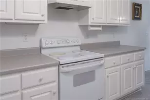 401 W Brocklyn St, Benson, NC 27504 - Photo 10