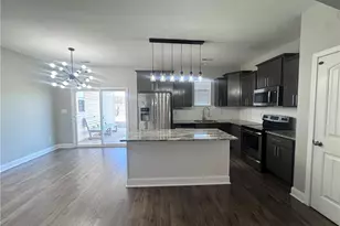 1544 Vandenberg Dr, Fayetteville, NC 28312 - Photo 4