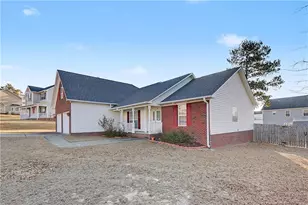 509 Lenoir Dr, Spring Lake, NC 28390 - Photo 2