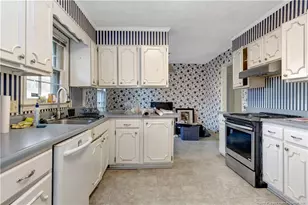 3545 Rosewood Dr, Lumberton, NC 28358 - Photo 6