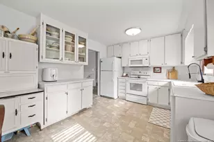 2929 Skycrest Dr, Fayetteville, NC 28304 - Photo 10