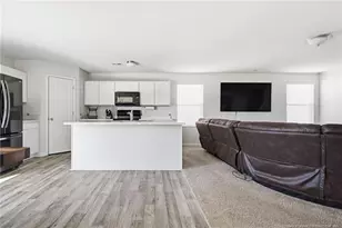 913 Sapphire Stone Ln, Hope Mills, NC 28348 - Photo 10