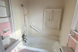 809 W Allen Ln, Laurinburg, NC 28352 - Photo 8