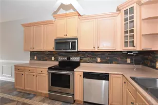 109 Canyon Ct Ct, Sanford, NC 27332 - Photo 4