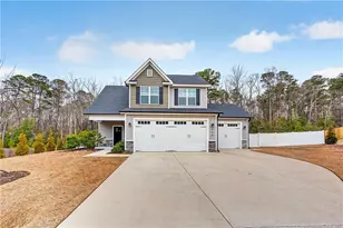 136 Edgefield Dr, Sanford, NC 27332 - Photo 2