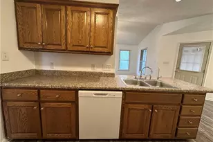 728 Bent Creek Dr, Hope Mills, NC 28348 - Photo 6