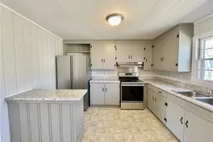 531 E Donaldson Ave, Raeford, NC 28376 - Photo 6