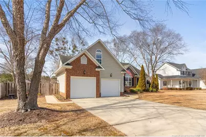 5414 Outer Banks Street, Hope Mills, NC 28348 - Photo 4